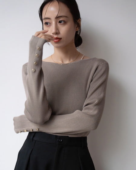 INGNI(イング) ボートネック袖金ボタンニット モカ