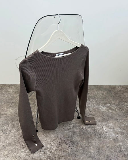 INGNI(イング) ボートネック袖金ボタンニット チャコールグレー