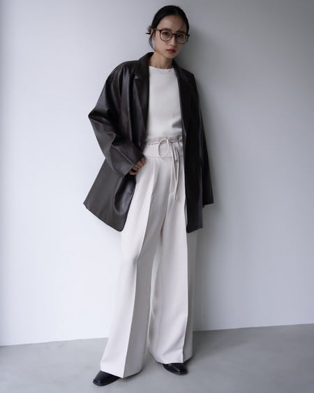 INGNI(イング) ボートネック袖金ボタンニット オフホワイト