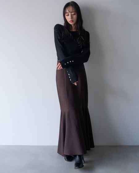 INGNI(イング) ボートネック袖金ボタンニット クロ