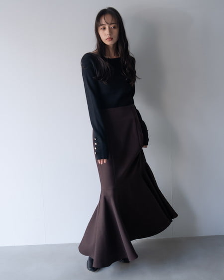 INGNI(イング) ボートネック袖金ボタンニット クロ