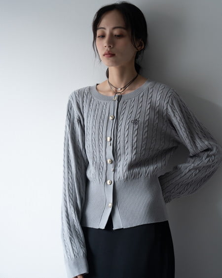 INGNI(イング) 胸刺繍金ボタンケーブルニットカーディガン ライトグレー