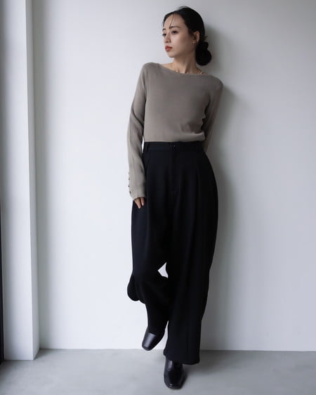 INGNI(イング) ボートネック袖金ボタンニット モカ