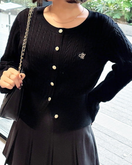 INGNI(イング) 胸刺繍金ボタンケーブルニットカーディガン クロ