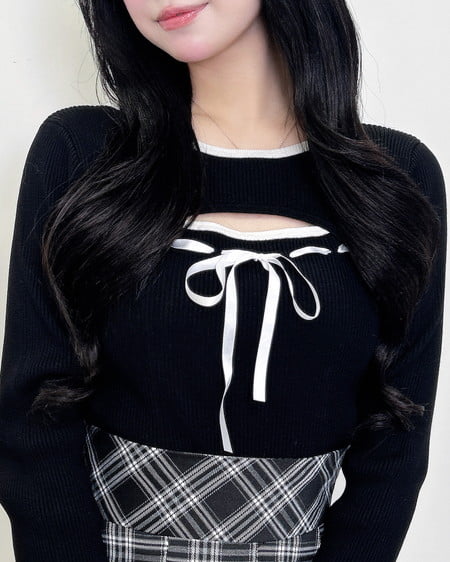 INGNI(イング) デコルテオープンリブニット クロ/オフホワイト