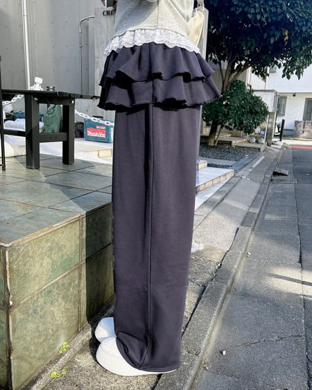 INGNI(イング) フリルスウェットパンツ チャコールグレー