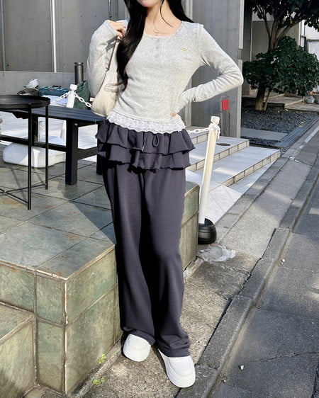 INGNI(イング) フリルスウェットパンツ チャコールグレー