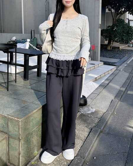 INGNI(イング) フリルスウェットパンツ チャコールグレー