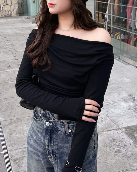 INGNI(イング) ギャザードレープトップス クロ