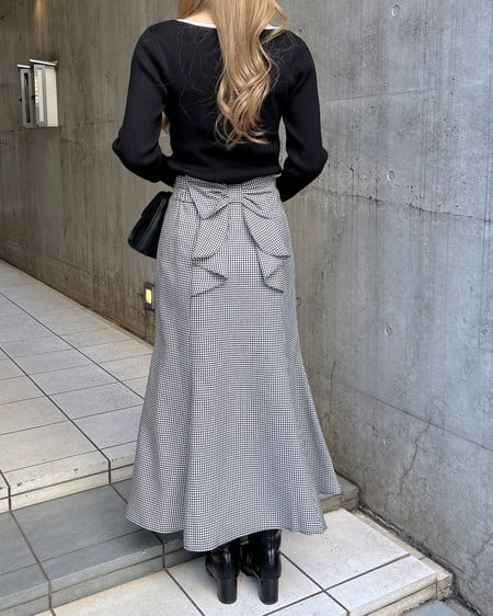 INGNI(イング) デコルテオープンリブニット クロ/オフホワイト