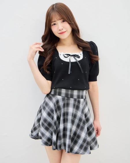 INGNI(イング) ビジュー飛ばしレイヤード風ニット クロ/オフホワイト