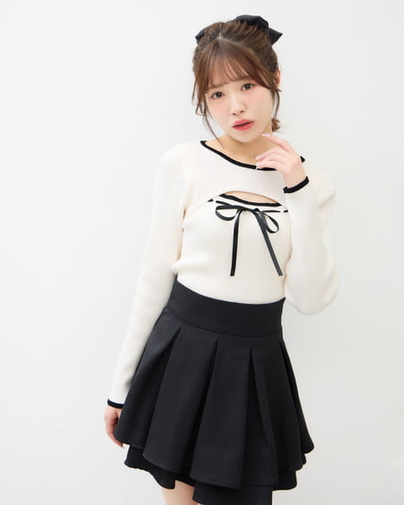 INGNI(イング) デコルテオープンリブニット オフホワイト/クロ