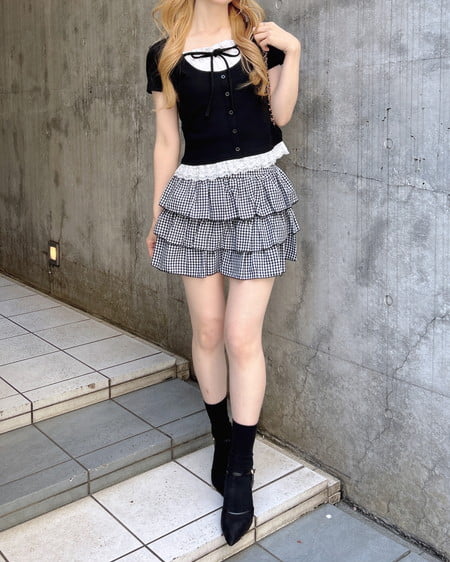 INGNI(イング) レースレイヤード風リボン付き半袖リブトップス クロ