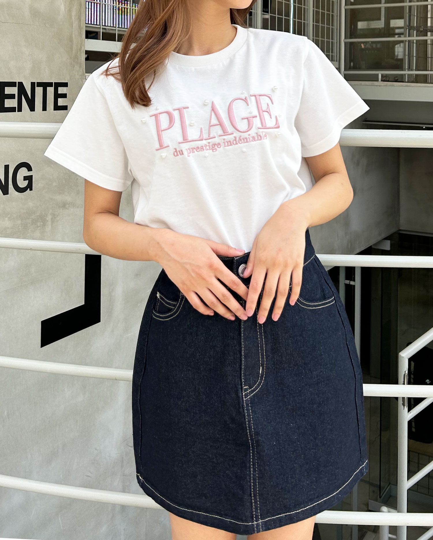 パール付ふくれ刺しゅうロゴTシャツ｜INGNI(イング) 公式通販｜INGNI STORE