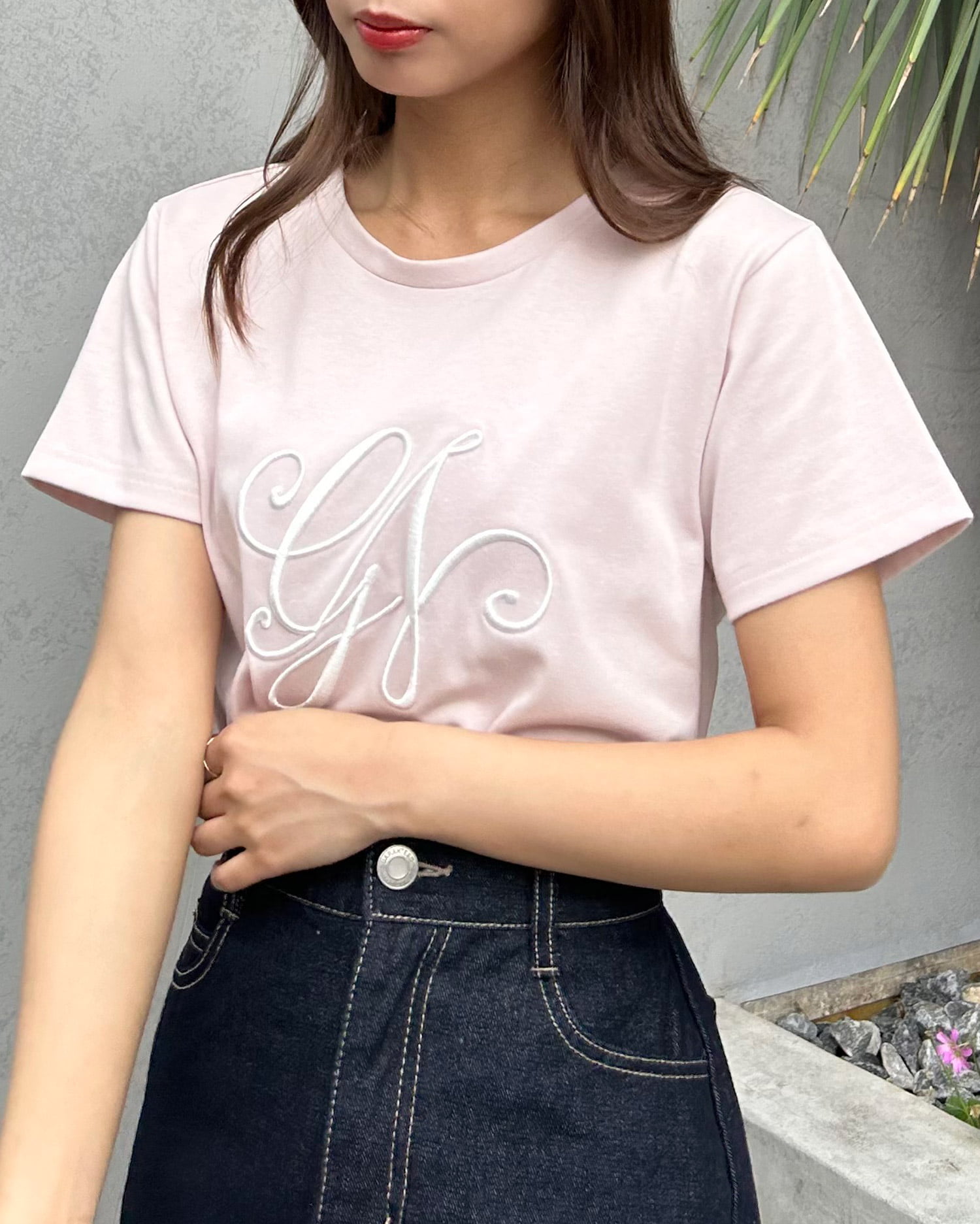 イニシャル刺しゅうロゴTシャツ（ＯＵＴＬＥＴ）｜INGNI(イング) 公式