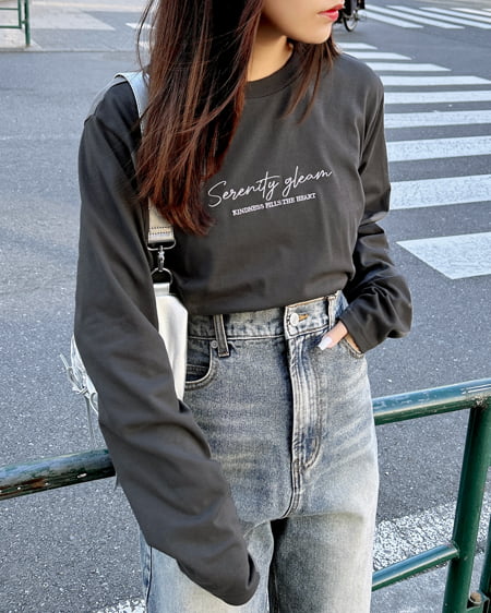 シンプルロゴロングTシャツ